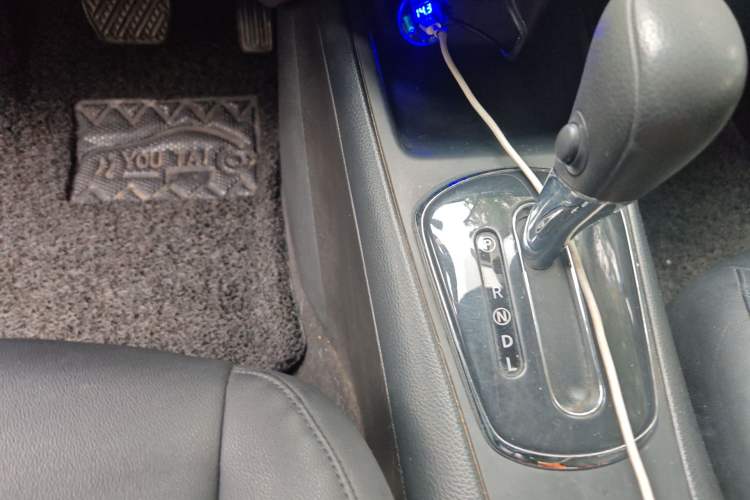 Used Nissan Tiida 2014 1.6L CVT Comfort Model Gear Lever