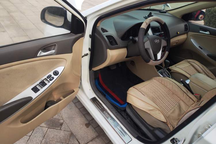 Used Hyundai Verna (older generation) 2010 Sedan 1.4L Automatic Fashionable GT Model
