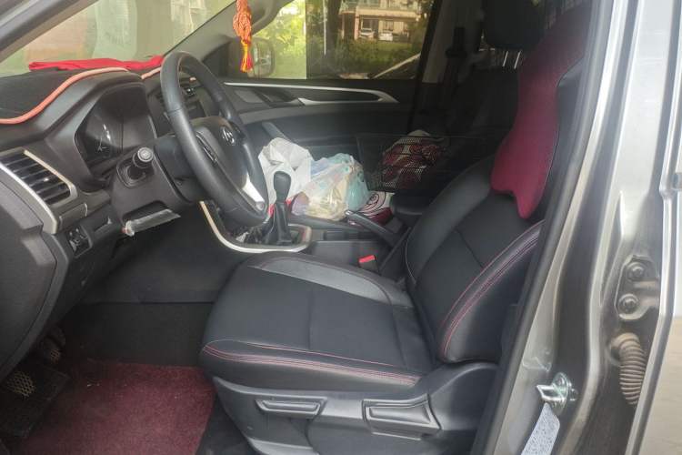 Used SAIC MAXUS T60 2017 2.4L Gasoline Manual Two-Wheel Drive High-Ride Elite Standard Van