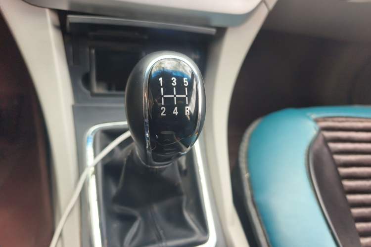 Used Geely Auto Emgrand 2014 Sedan 1.5L Manual Elite Model Gear Lever