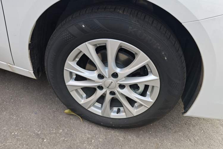 Used Roewe i5 2026 Model 1.5L Manual Comfort Version
