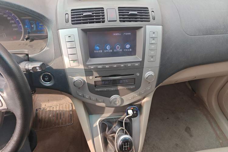 Used BYD S6 2012 2.0L Manual Luxury Version
