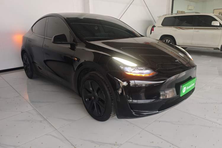 Used Tesla Model Y 2023 Long-Range All-Wheel-Drive Version