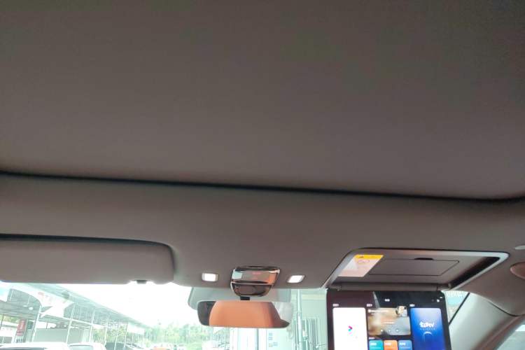 Used CHANGAN NEVO E07 2025 All-Electric 4x4 with 90 kWh Max Intelligent Driving Version
