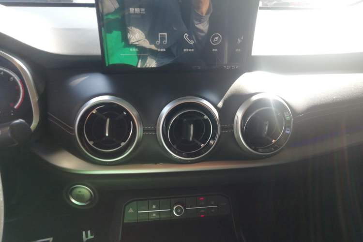 Used Wey VV6 2018 2.0T Four-Wheel Drive Flagship Version China V Standard
