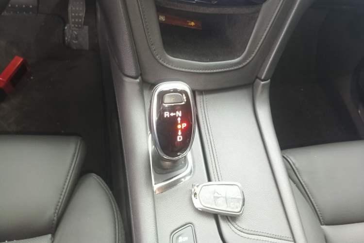 Used Cadillac XT5 2016 28T Four-Wheel Drive Luxury Model Gear Lever