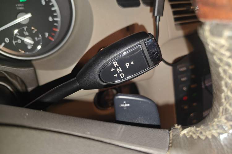 Used Mercedes-Benz R-Class 2011 R 350 L 4MATIC