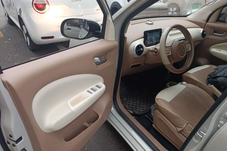 Used Wuling Hongguang MINIEV 2025 Four-Door Version Advanced Edition Driver Seat