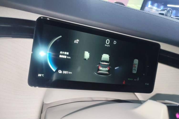 Used Volvo EM90 2025 Ultra Six-Seater Instrument Cluster