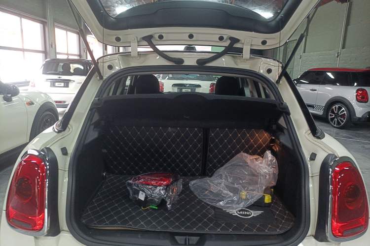 Used MINI MINI 2016 1.5T COOPER Five-Door Edition