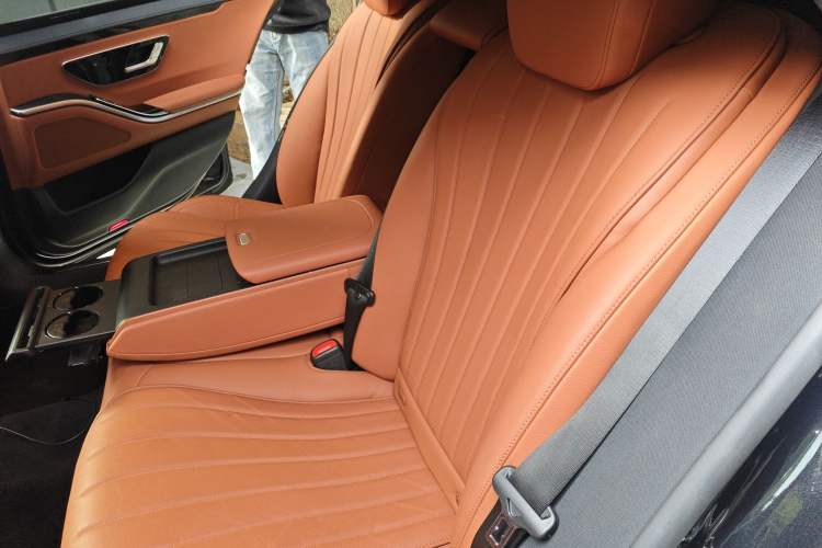 Used Mercedes-Benz S-Class 2022 Revised S 400 L Business Version Left Rear Seat