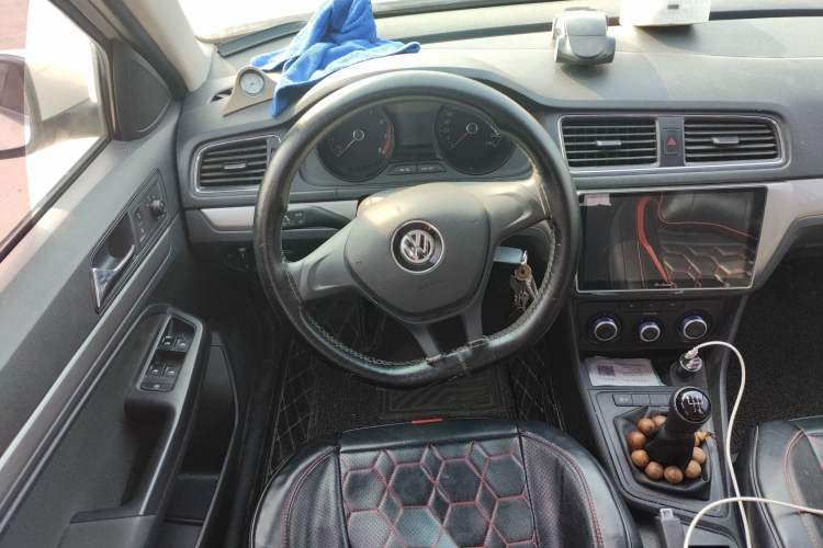 Used Volkswagen Gran Lavida 2015 1.6L Manual Fashion Edition
