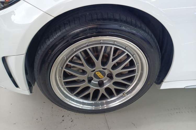 Used Mercedes-Benz C-Class 2021 C 200 L Fashion Edition Sport Version Left Front Wheel Hub