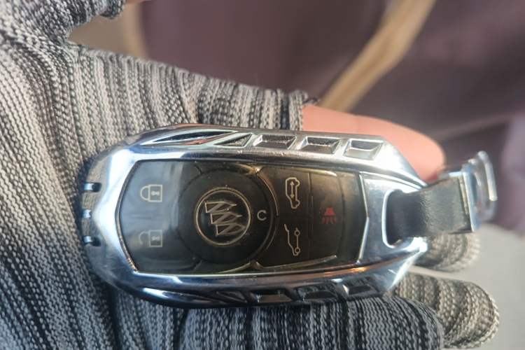 Used Buick GL8 2018 ES 28T Luxury Model China VI Standard Vehicle Key