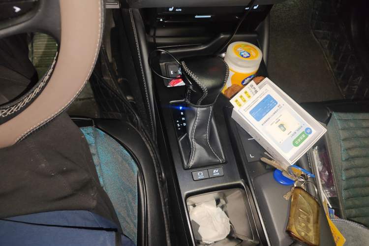 Used Lexus ES 2020 300h Premier Edition Gear Lever