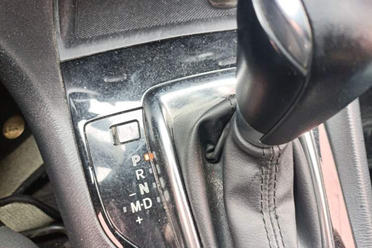 Used Mazda Mazda 3 Axela 2014 Sedan 1.5L Automatic Luxury Model
