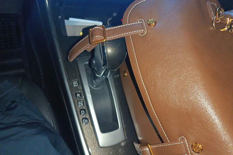 Used Nissan Teana 2014 2.0L XL Upper Tech Edition Gear Lever