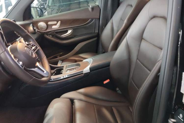 Used Mercedes-Benz GLC 2020 Facelift GLC 260 L 4MATIC Luxury Edition
