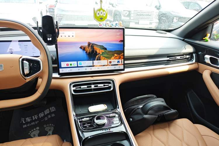 Used Geely Galaxy A7 2025 Model EM-i 150km Exploration+ Edition Audio And AC Panel