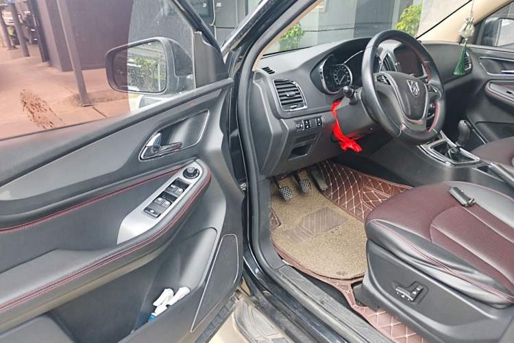 Used Baojun 560 2016 1.8L Manual Luxury Edition