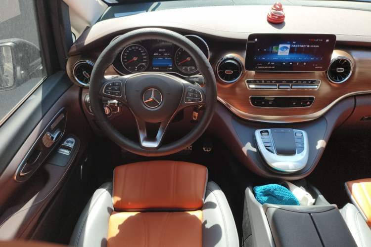 Used Mercedes-Benz V-Class 2022 V 260 L Long-wheelbase Luxury Edition
