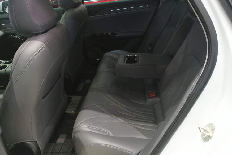 Used Geely Galaxy L6 2025 EM-i 140km Starship Edition
