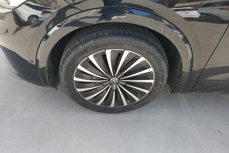 Used Volkswagen Viloran 2024 380TSI Premium Edition
