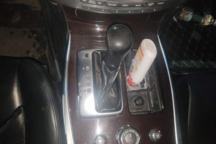 Used Infiniti M Series 2011 M25 Luxury Model Gear Lever