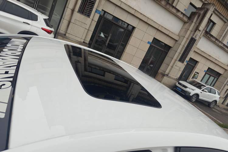 Used Chevrolet Cavalier 2019 320 Manual Xinyue Edition Roof