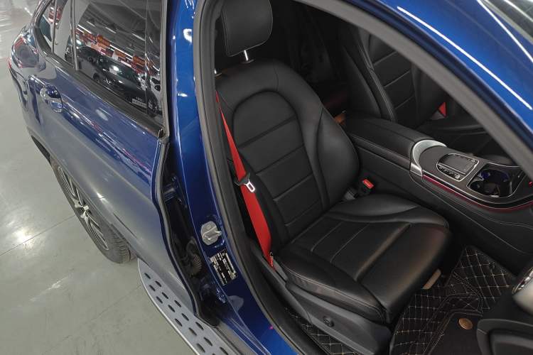 Used Mercedes-Benz GLC Coupe 2020 GLC 300 4MATIC Coupe SUV
