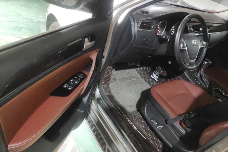 Used Zotye T600 2015 2.0T DCT Prestige Edition Driver Seat