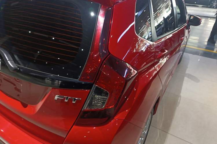 Used Honda Fit 2018 1.5L CVT Comfort Sunroof Version