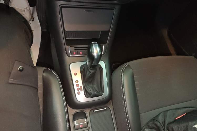 Used Volkswagen Tiguan 2016 280TSI Automatic Two-Wheel-Drive Silk Road Style Edition Gear Lever