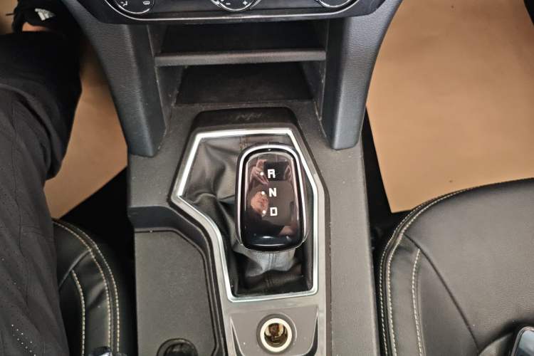 Used JMC Yuhu EV 2022 4x2 LX JX1032PSEF5BEV Gear Lever