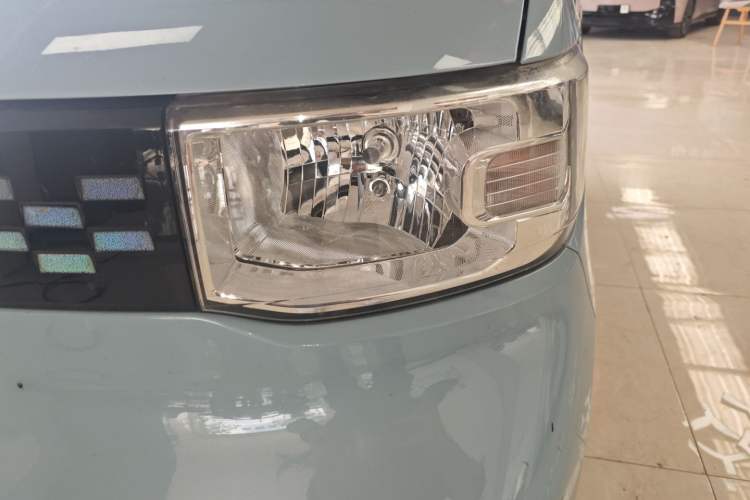 Used Wuling Hongguang MINIEV 2020 Zizai Version Lithium-NMC Left Front Headlight