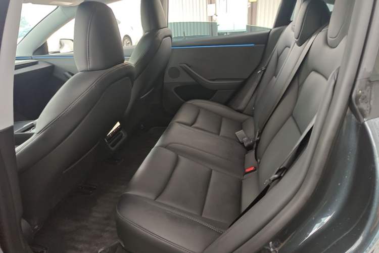 Used Tesla Model 3 2025 Rear-Wheel-Drive Version