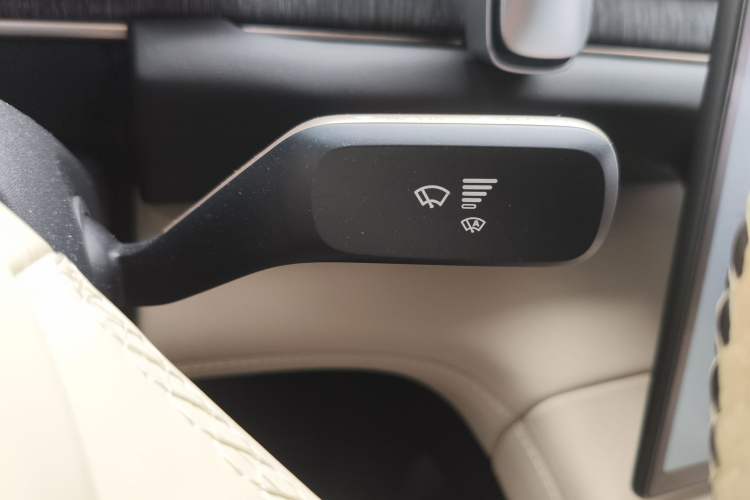 Used Nio ES6 2024 75 kWh
