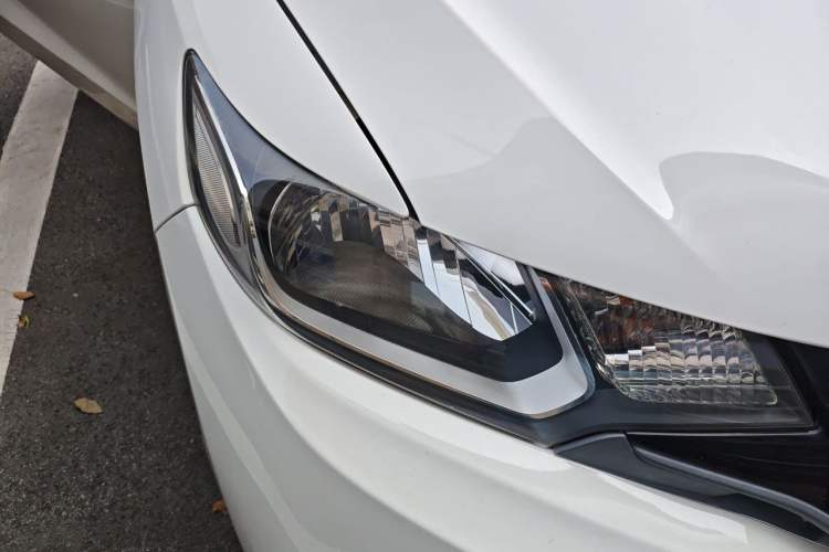 Used Honda Fit 2014 1.5L LX CVT Comfort Model Right Front Headlight