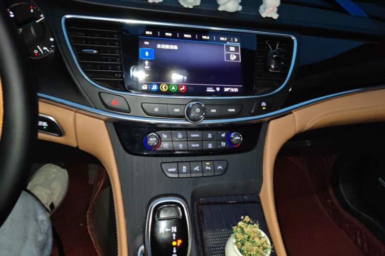 Used Buick LaCrosse 2020 652T Prestige Edition Audio And AC Panel