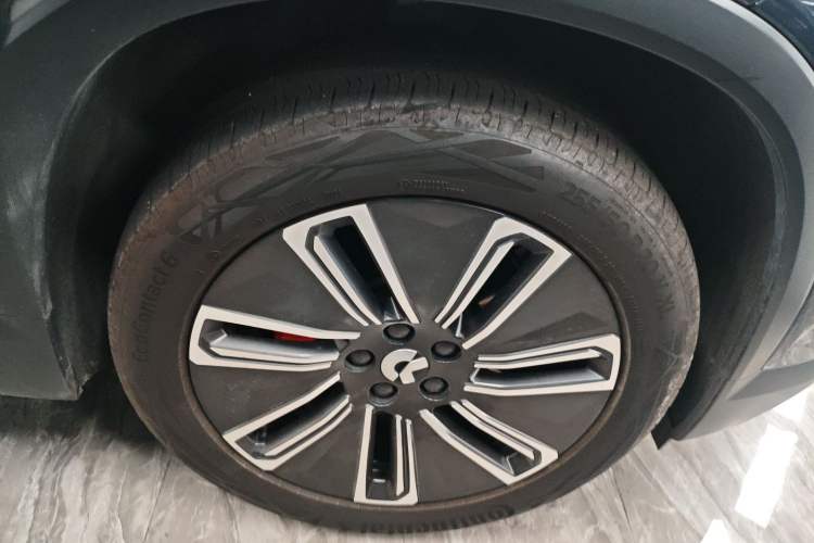 Used Nio ES7 2022 100 kWh Right Rear Wheel Hub