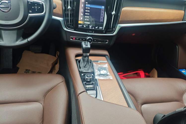 Used Volvo S90 2020 T5 Zhiyi Luxury Edition