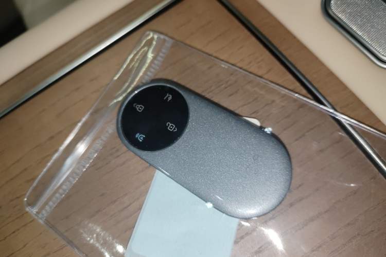 Used Hima AITO M9 2025 Extended-Range Ultra Version 52 kWh 6-Seater