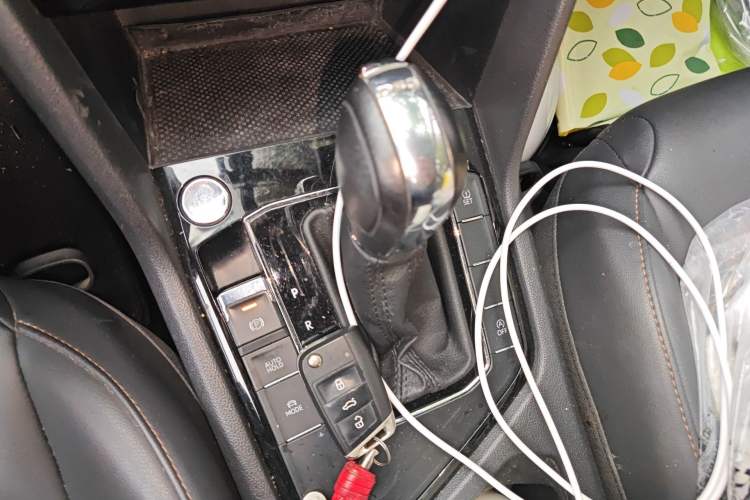 Used Volkswagen Tharu 2019 330TSI Four-Wheel Drive Luxury Edition China VI Standard Gear Lever