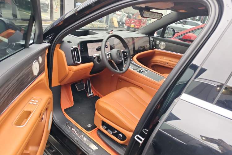 Used Hima AITO M9 2025 Extended-Range Max Version 52 kWh 6-Seater Edition Left Front Seat