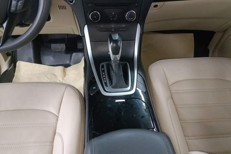 Used Ford Edge 2016 EcoBoost 245 Two-Wheel-Drive Titanium 5-Seater