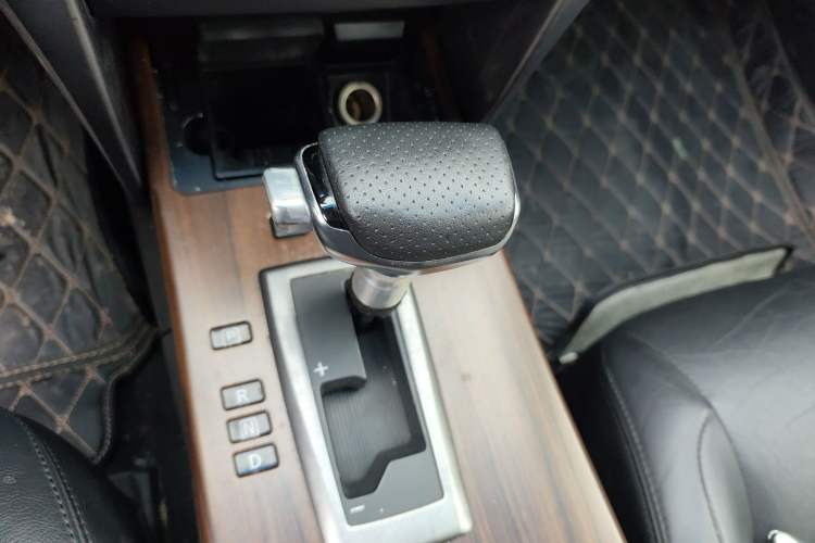 Used Nissan Teana 2009 Duke 2.5L XV VIP Deluxe Edition Gear Lever