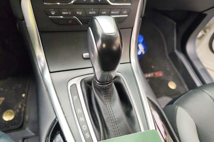 Used Ford Edge 2017 EcoBoost 245 Two-Wheel-Drive Sporty 7-Seater