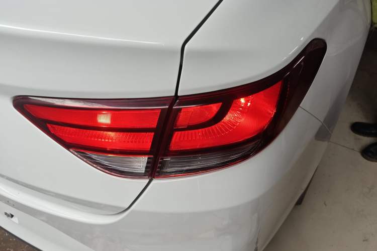 Used Hyundai Celesta 2018 1.6L Automatic GL Enjoyment Version China V Standard