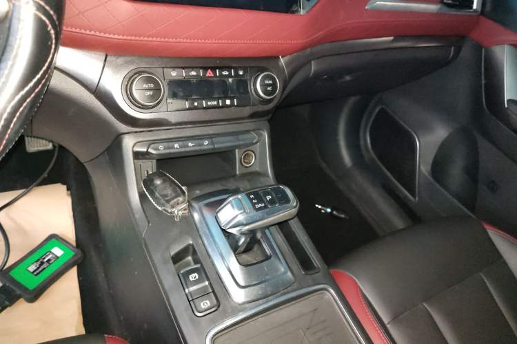Used Haval H6 Coupe 2021 Smart Connect Edition 1.5T Automatic Two-Wheel Drive Luxury Smart Connect Version Gear Lever