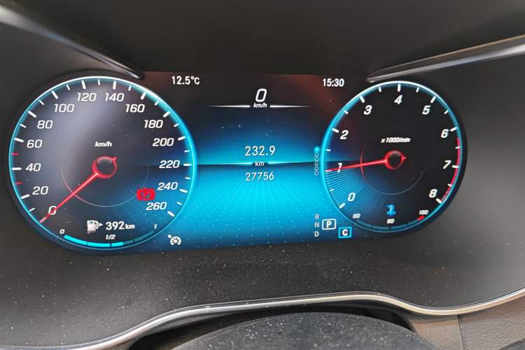 Used Mercedes-Benz GLC Coupe 2023 GLC 260 4MATIC Coupe SUV Odometer Close Up